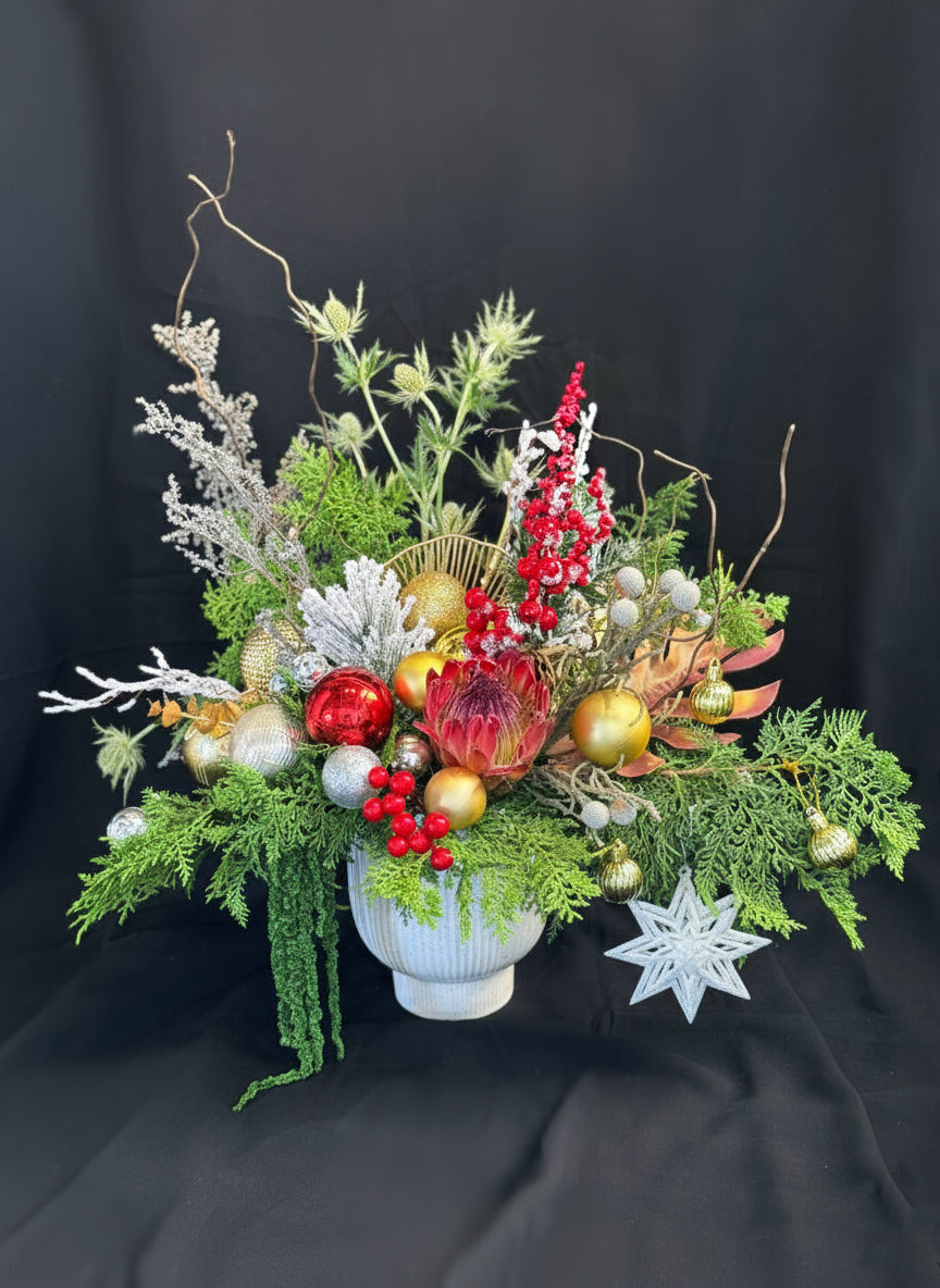 Joyful-Christmas-Flower-Bouquet-in-vase-2025-DodoMarket-delivery-Mauritius