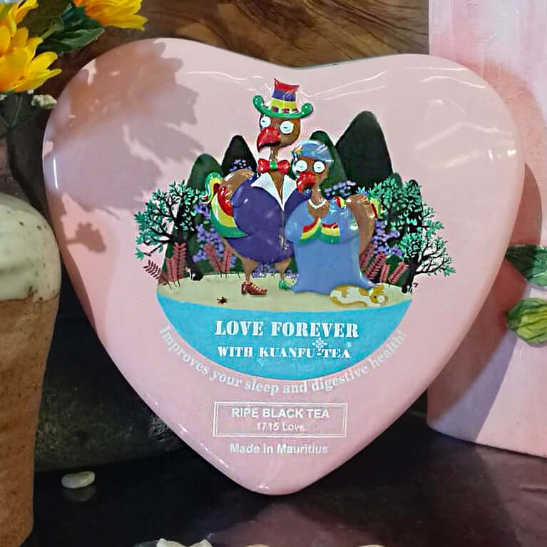 Kuanfu-Love-black-tea-heart-gift-box-close-DodoMarket-delivery-Mauritius