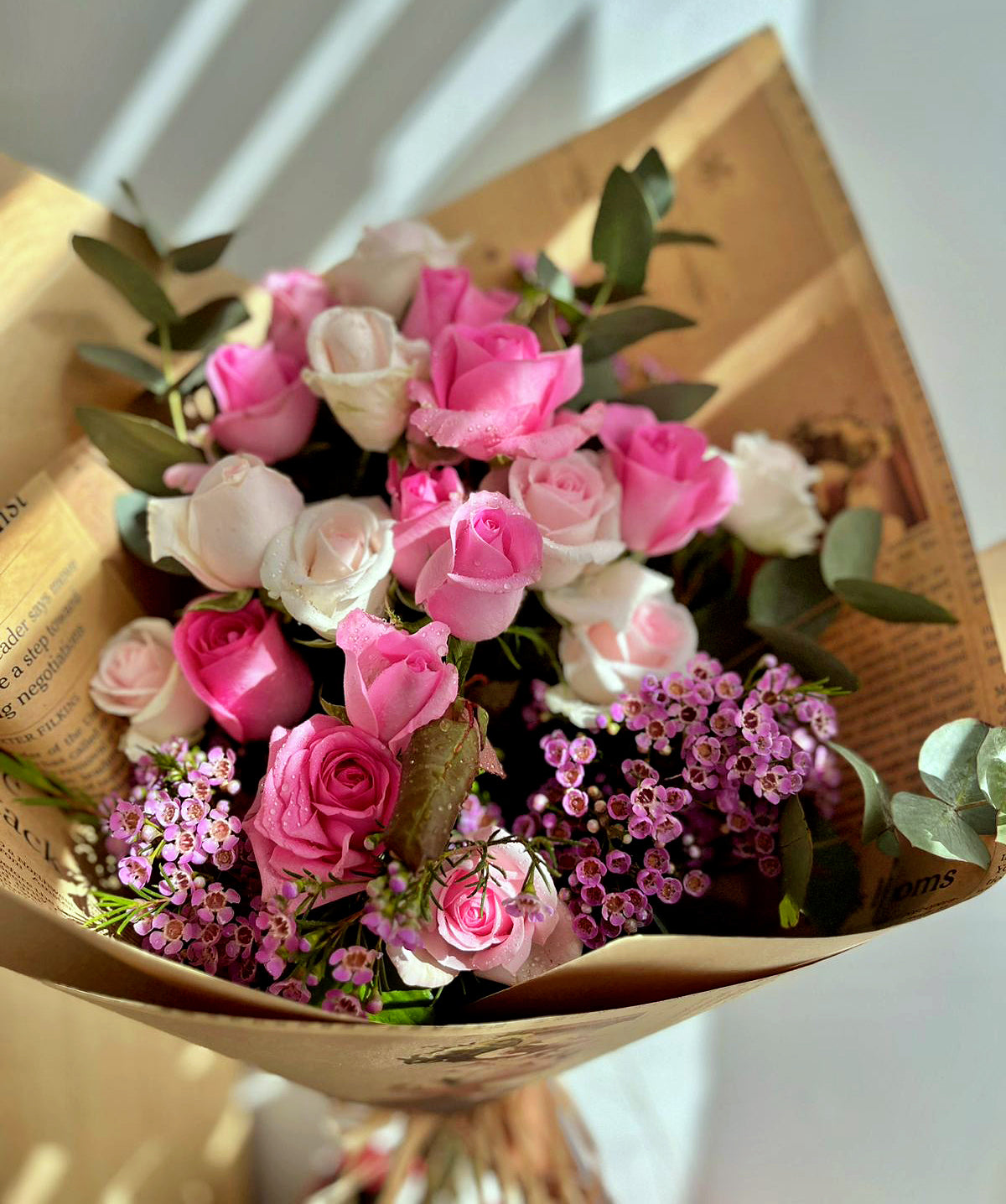 Light Roses Mix Flower Bouquet | same-day delivery Mauritius