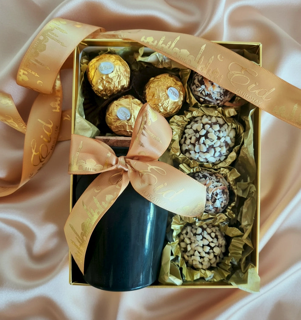 Luminous-Eid-sweets-luxury-gift-box-open-DodoMarket-delivery-Mauritius