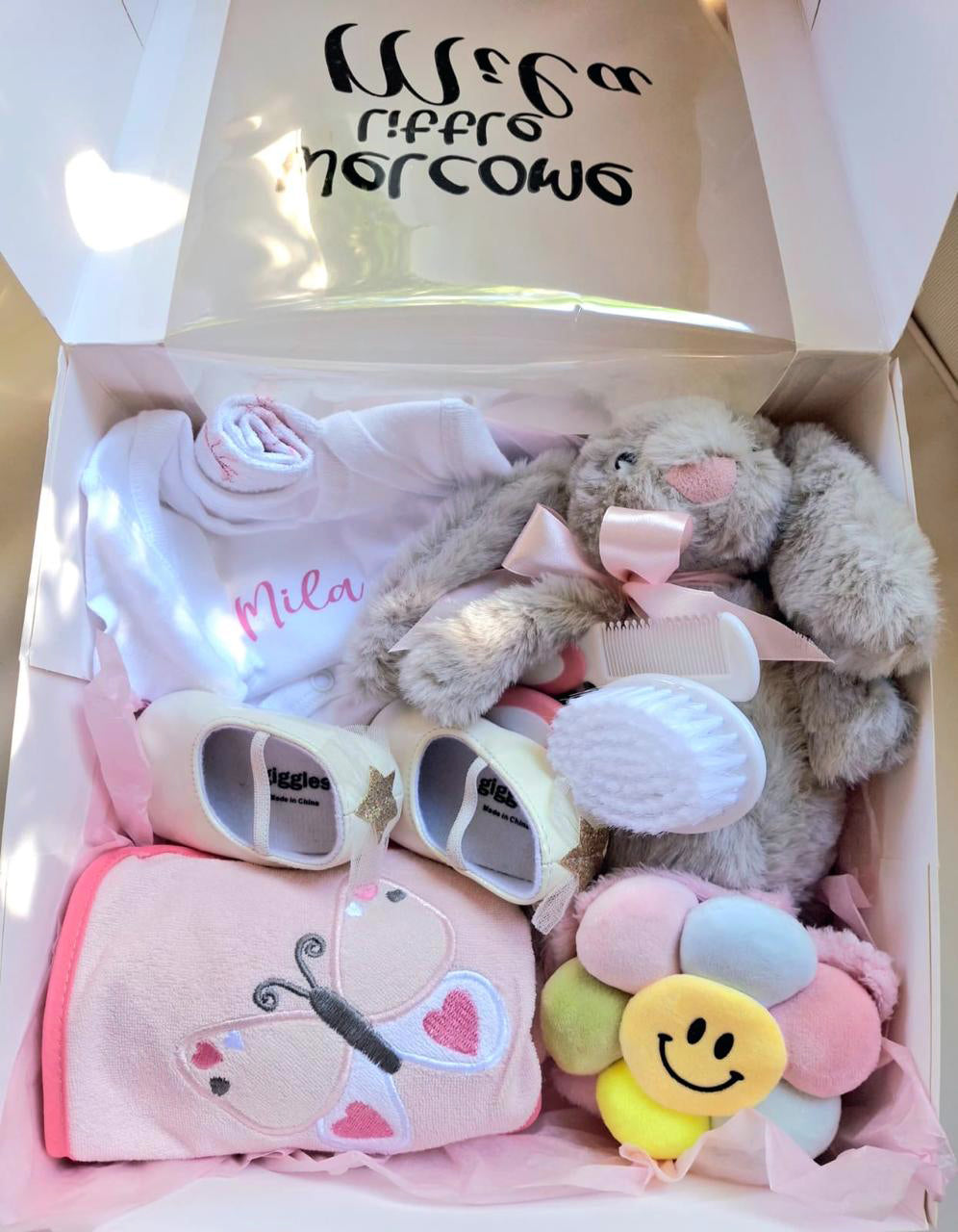Lux-Smile-Box-Personalized-pink-opened-DodoMarket-delivery-Mauritius