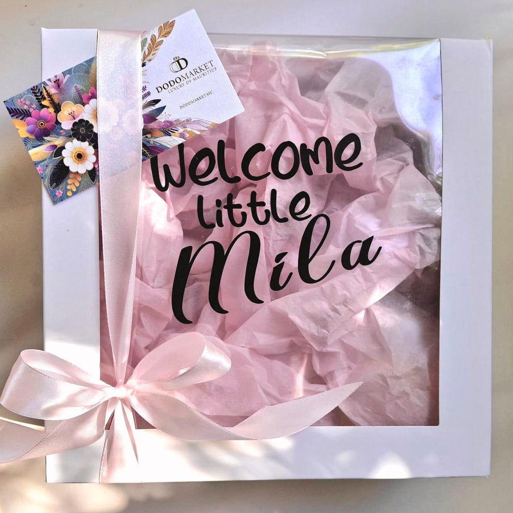 Lux-Smile-Box-Personalized-pink-wraped-DodoMarket-delivery-Mauritius