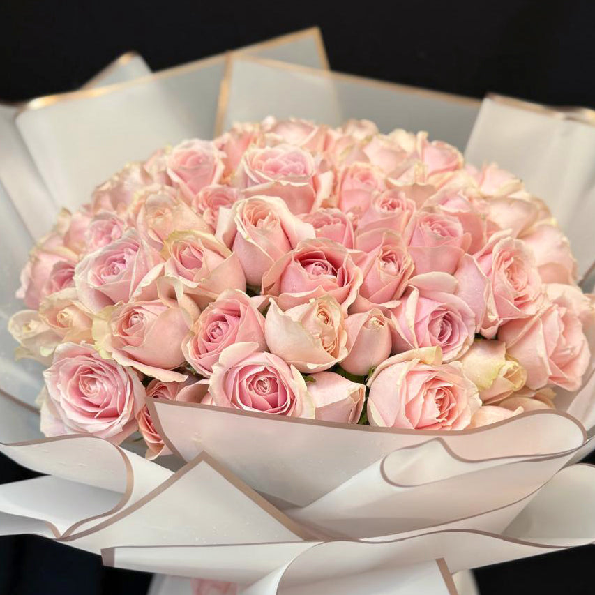 Luxury-101-Pink-Roses-closer-Bouquet-DodoMarket-delivery-Mauritius