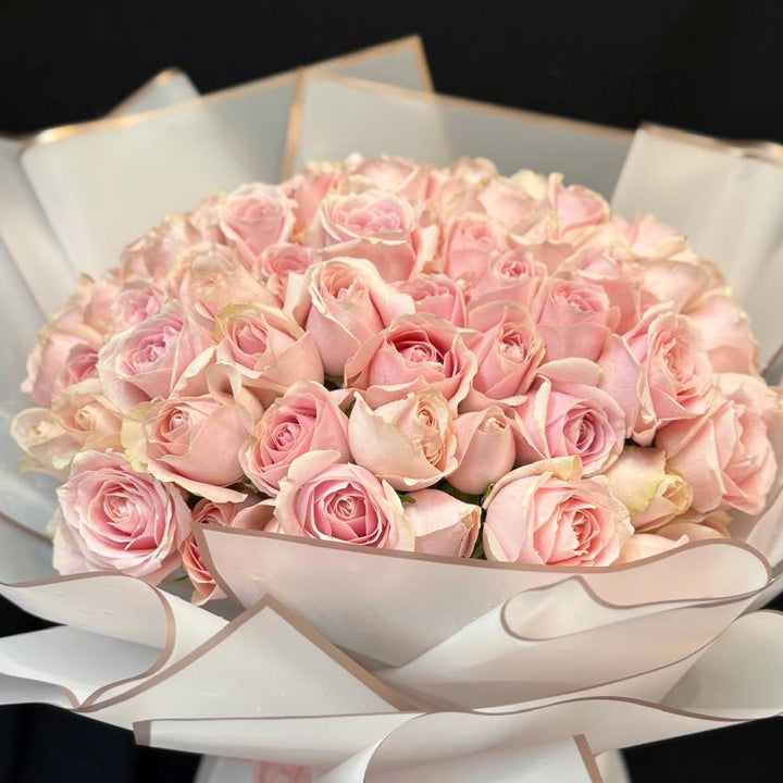 Luxury-101-Pink-Roses-closer-Bouquet-DodoMarket-delivery-Mauritius