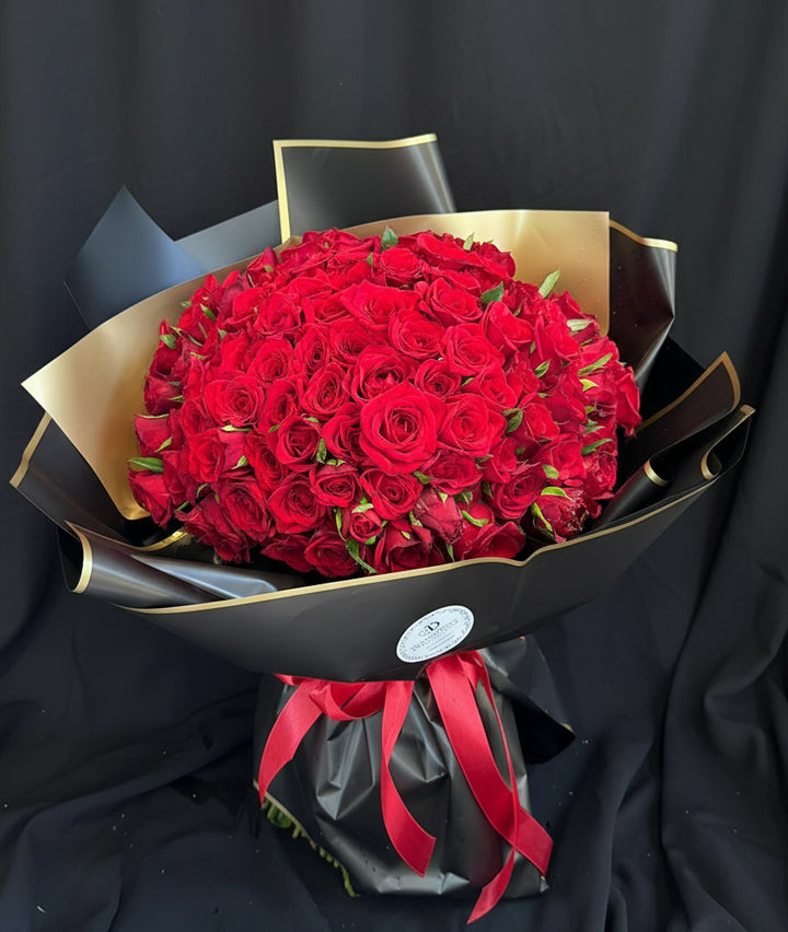 Luxury-150-Red-Roses-Bouquet-DodoMarket-delivery-Mauritius