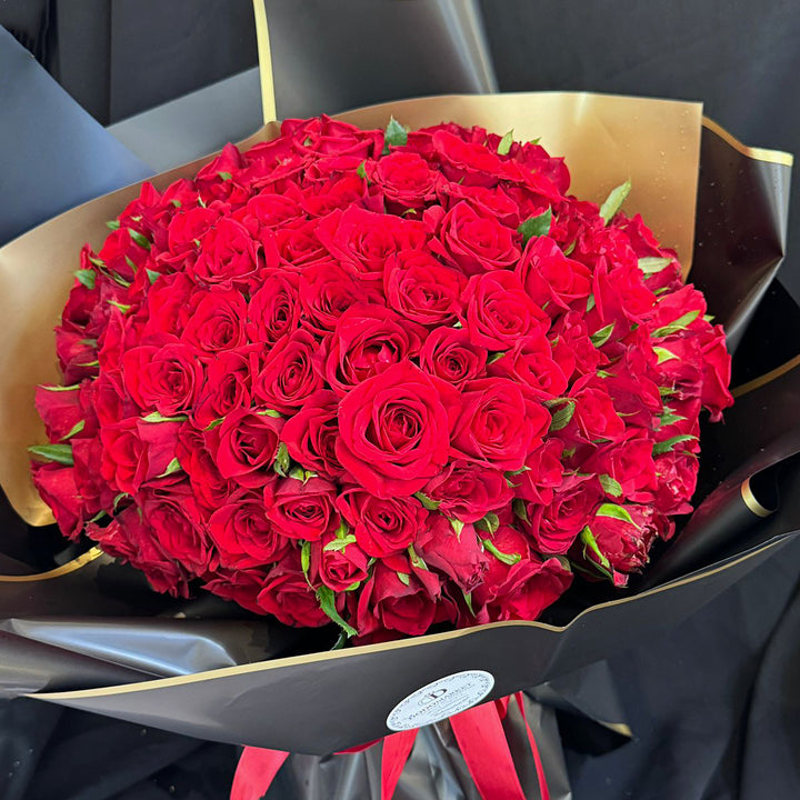 Luxury-150-Red-Roses-Bouquet-closer-DodoMarket-delivery-Mauritius