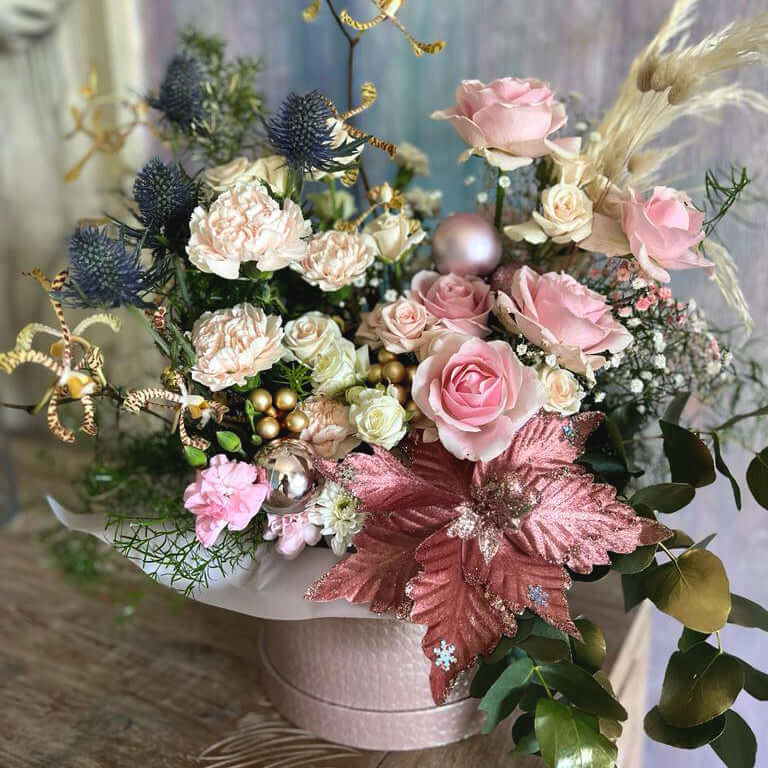 Luxury-Christmas-Flowers-Bouquet-Large-DodoMarket-delivery-Mauritius-square