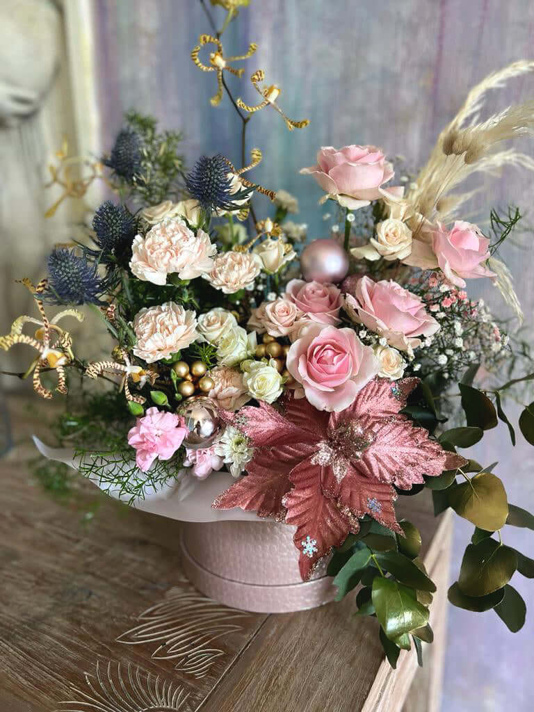 Luxury-Christmas-Flowers-Bouquet-Large-DodoMarket-delivery-Mauritius