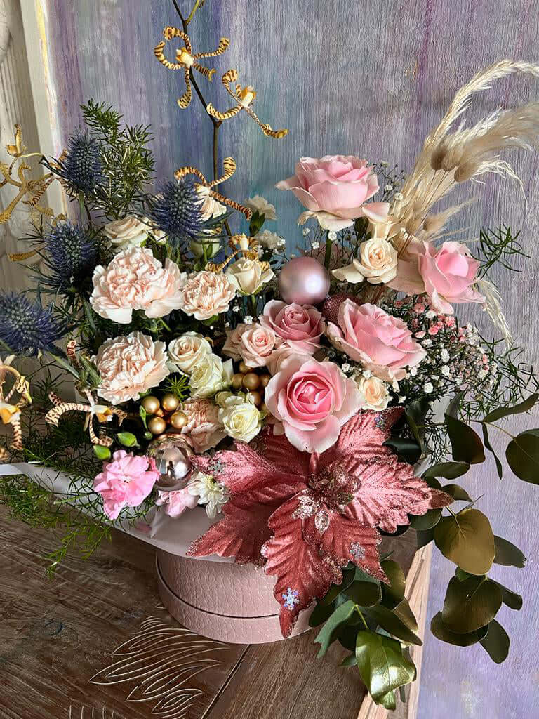 Luxury-Christmas-Flowers-Bouquet-Large-interior-DodoMarket-delivery-Mauritius