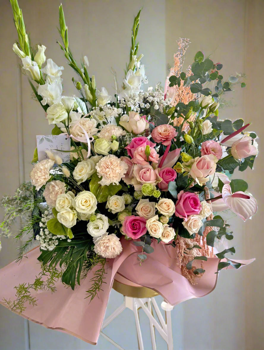 Luxury-of-the-Day-Exclusive-Flower-Composition-Super-Large-DodoMarket-delivery-Mauritiuscopy