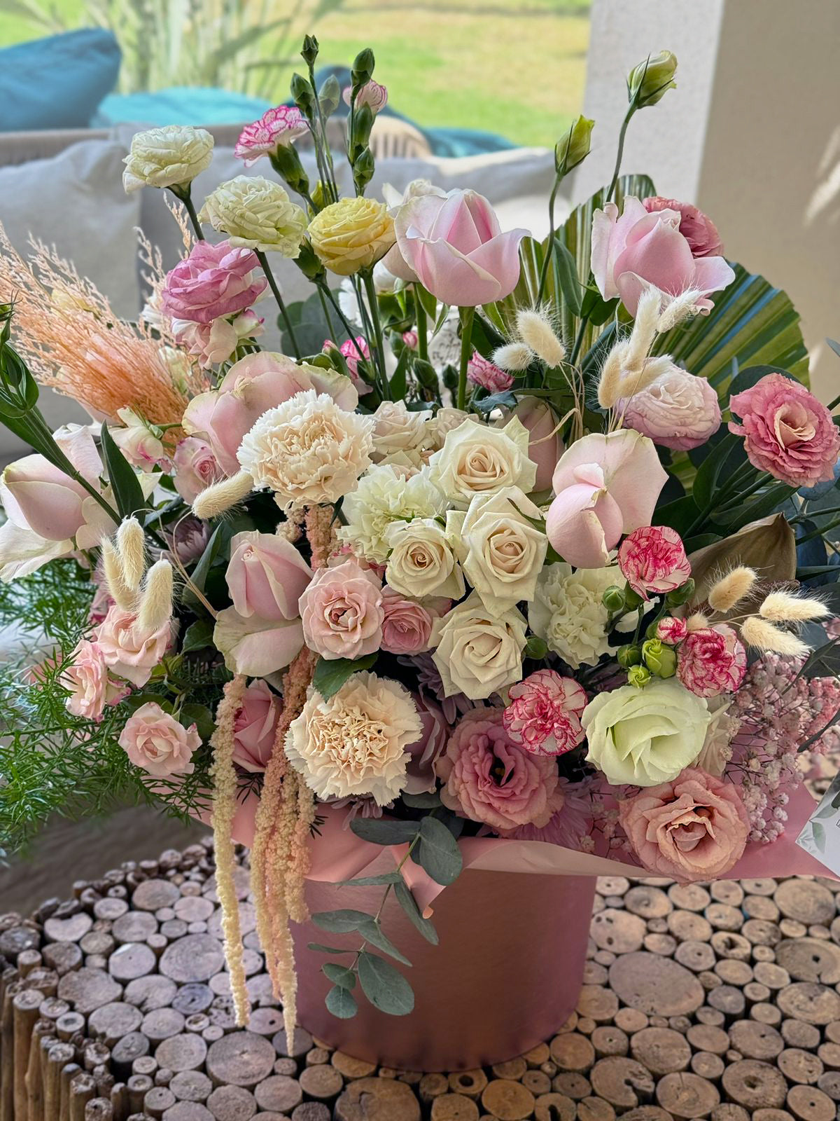 Luxury-of-the-Day-Exclusive-Flowers-Composition-Large-DodoMarket-delivery-Mauritius