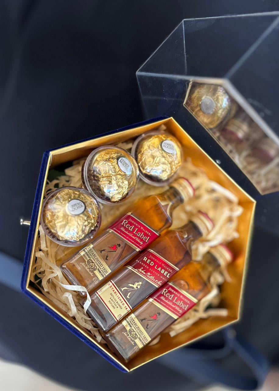 Luxury-velvet-bottle-gift-box-opened-DodoMarket-delivery-Mauritius
