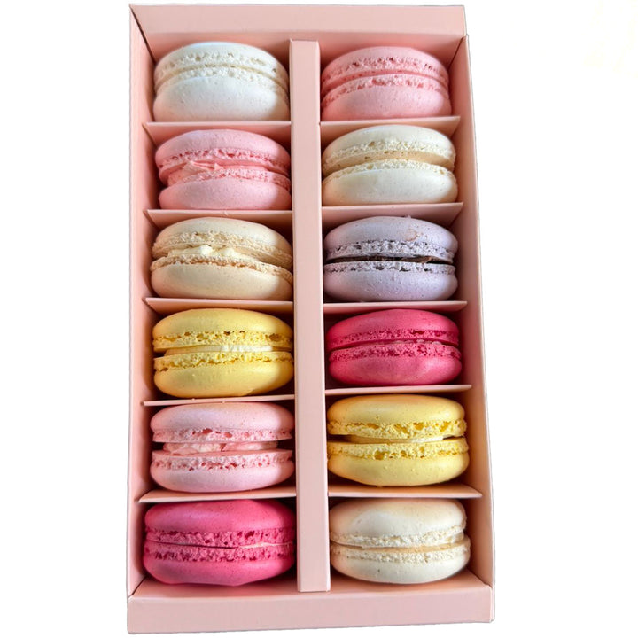 Coffret Macarons - Love Is...