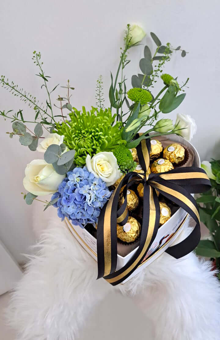 Mens-Heart-Flower-Box-Ferrero-Chocolates-Small-Multicolor-DodoMarket-delivery-Mauritius