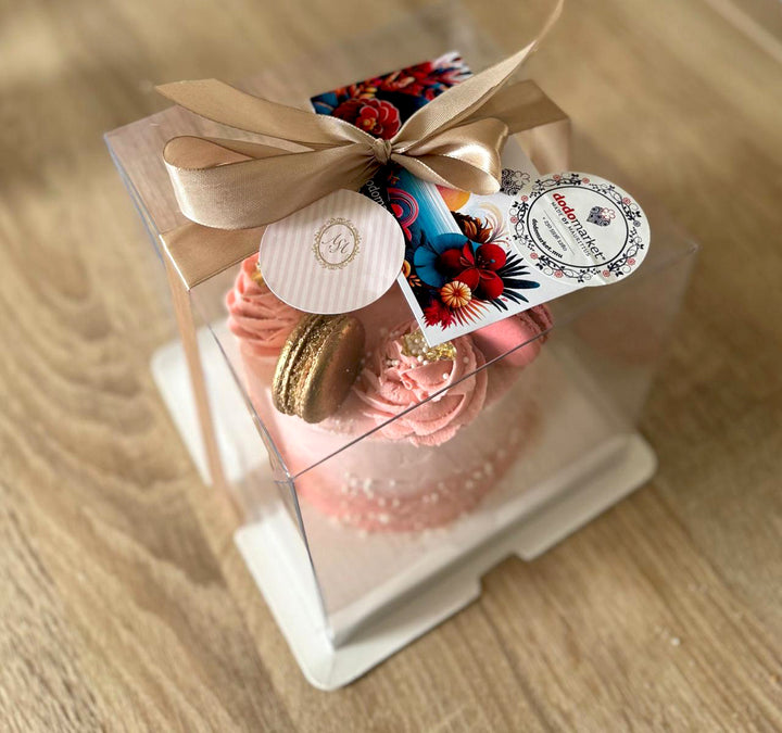 Mini-Cake-with-Macarons-You-and-Me-in-box-Dodomarket-delivery-Mauritius