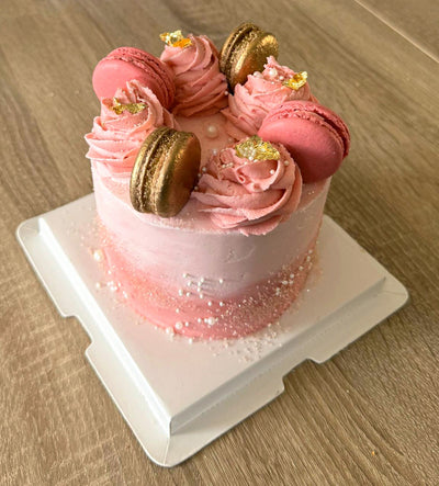 Mini-Cake-with-Macarons-You-n-Me-Dodomarket-delivery-Mauritius