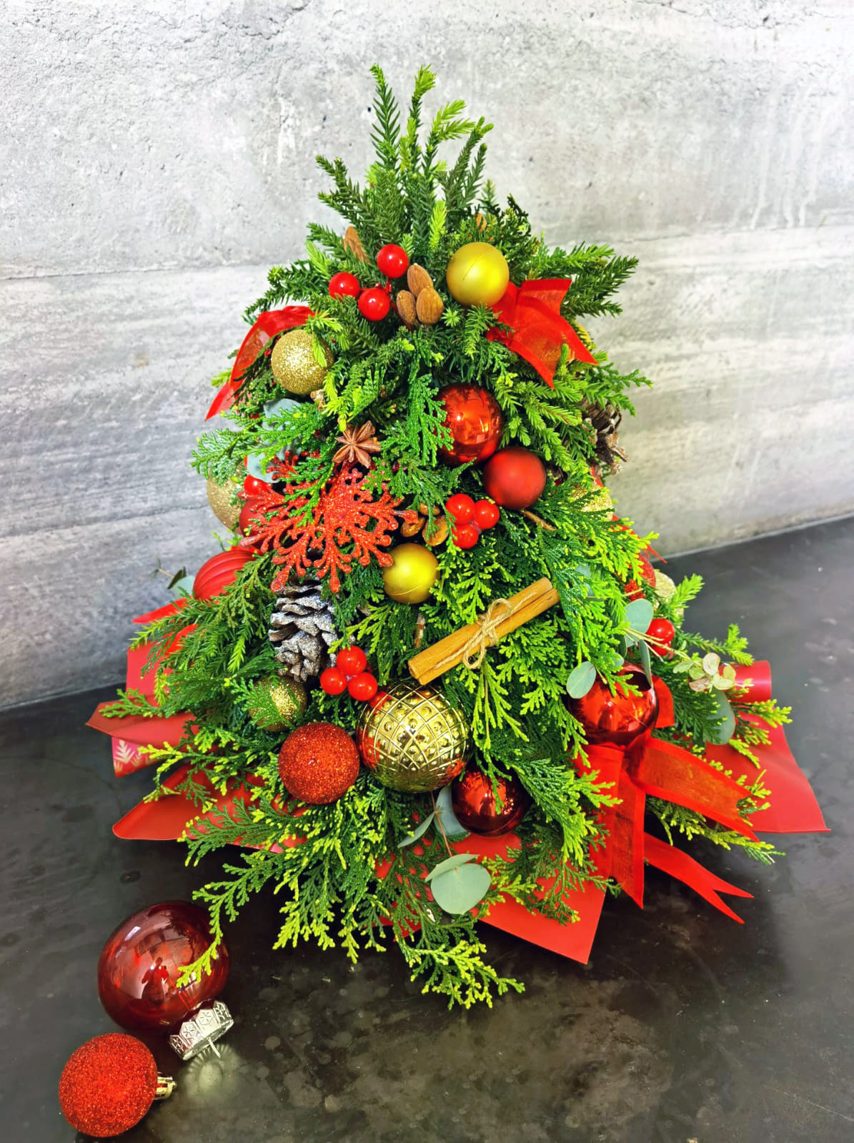 Mini-Christmas-tree-composition-Dodomarket-delivery-Mauritius