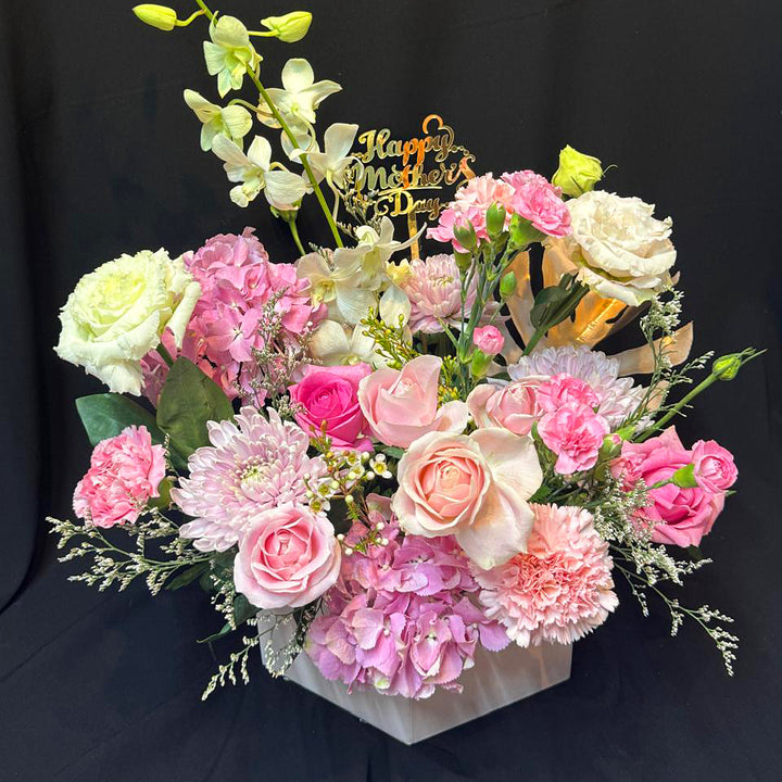 Mixed-Flower-Square-Box-Large-Vibrant-Touch-closer-Mothers-Day-DodoMarket-delivery-Mauritius
