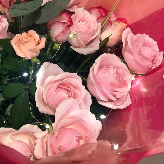 Mothers-Day-Led-light-Roses-Bouquet-DodoMarket-delivery-Mauritius