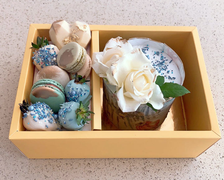 Mothers-Day-Treat-Box-with-Mini-Cake-Blue-DodoMarket-delivery-Mauritius