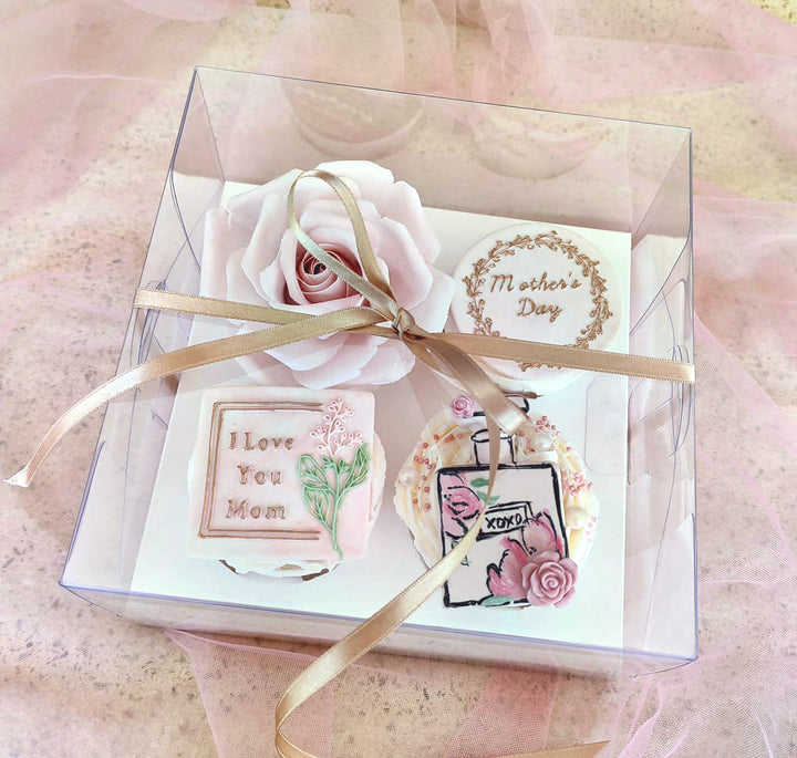 Mothers-Special-Luxury-4-Cupcakes-Edible-Flowers-in-box-DodoMarket-delivery-Mauritius
