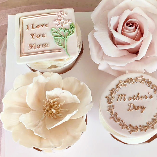 Mothers-Special-Luxury-Cupcakes-Edible-Flowers-DodoMarket-delivery-Mauritius