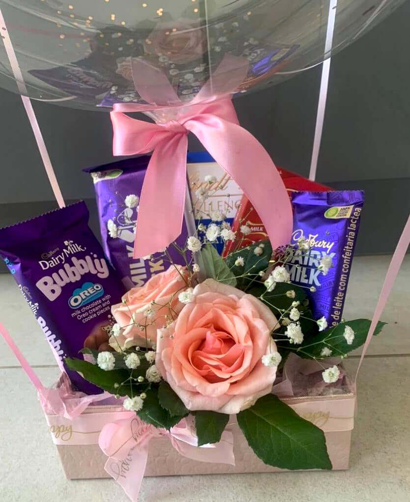 Persinalized-Eid-Box-Flowers-Coco-bars-DodoMarket-delivery-Mauritius
