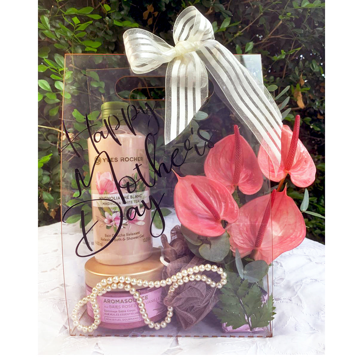 Personalized-acrylic-bag-hamper-body-pamper-DodoMarket-delivery-Mauritius