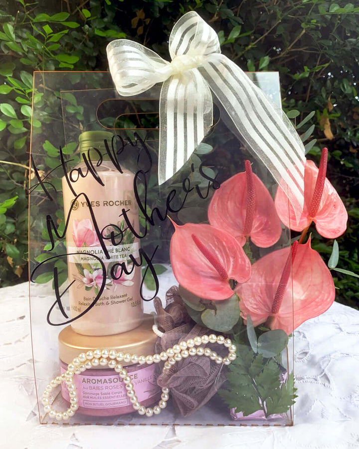 Personalized-acrylic-giftbag-body-pamper-hamper-DodoMarket-delivery-Mauritius