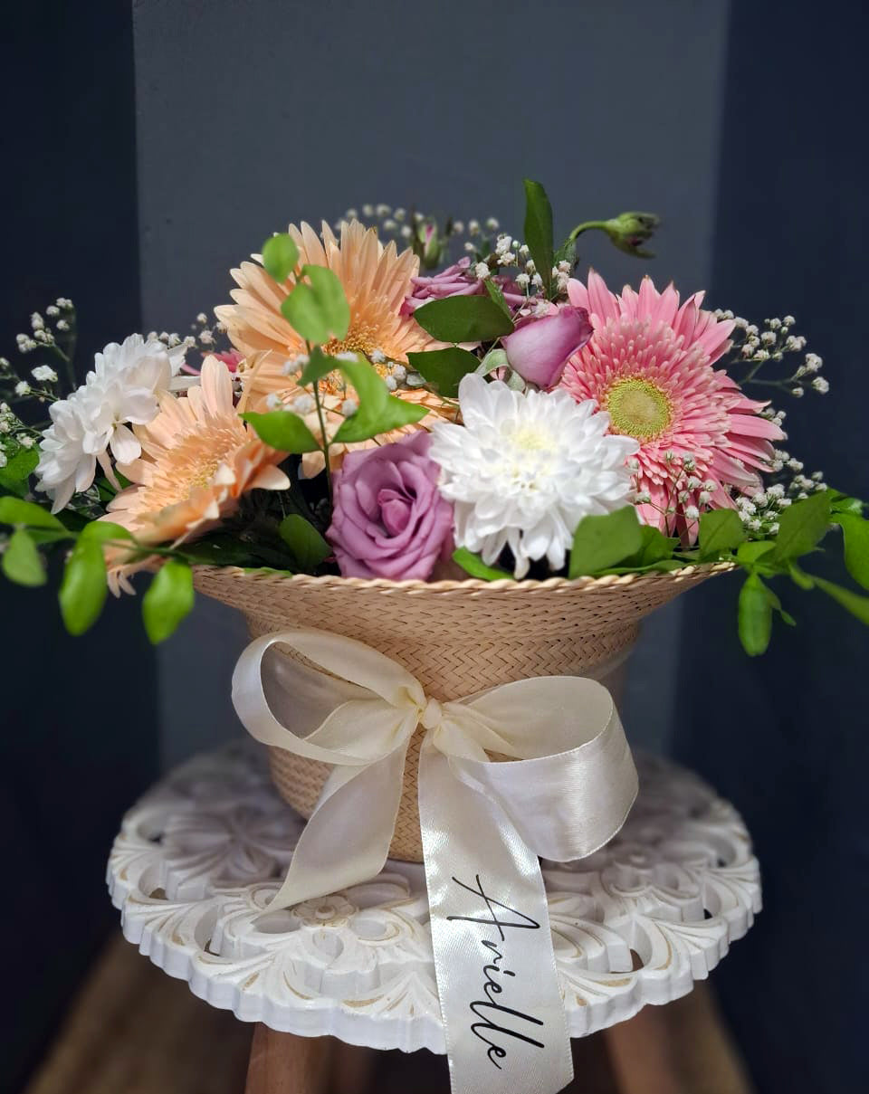 Personalized-hat-with-flowers-name-DodoMarket-delivery-Mauritius