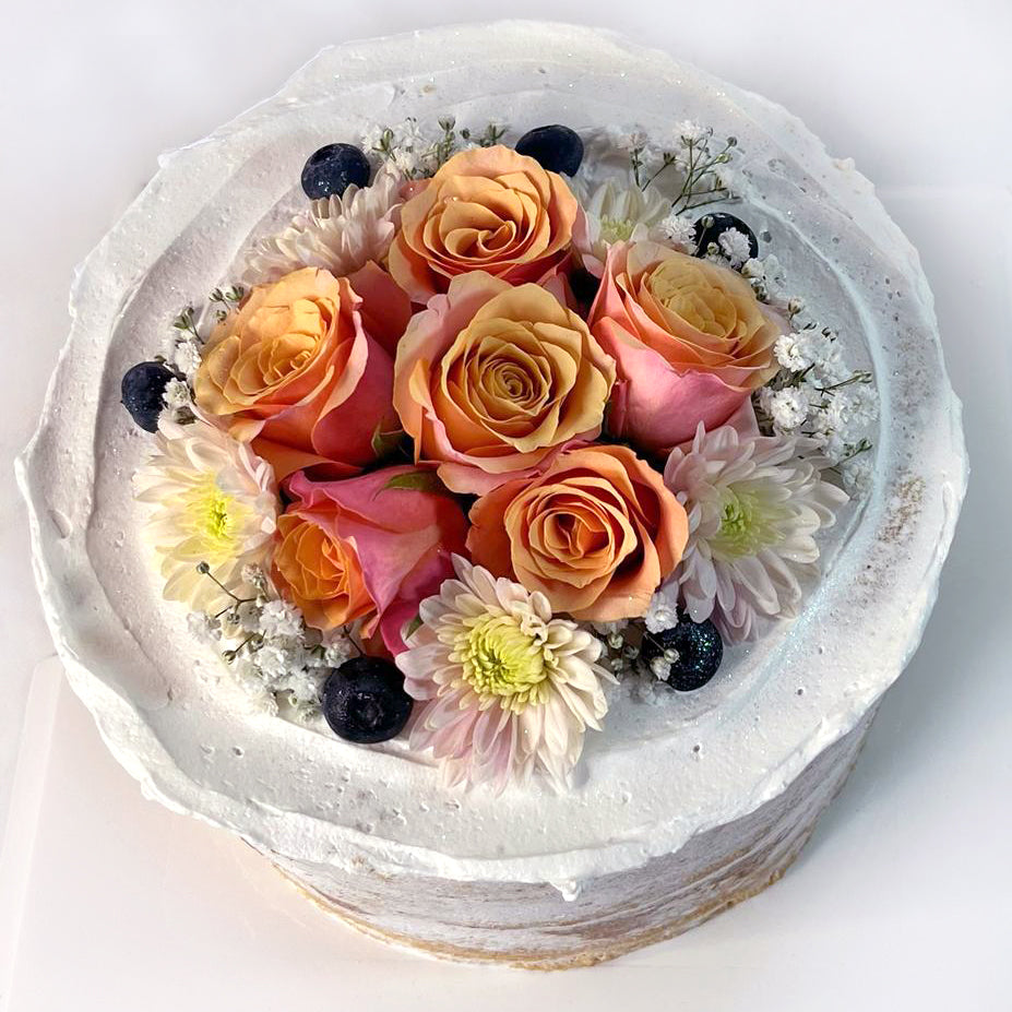 Pointy-Cream-Vanilla-Cake-flowers-berries-DodoMarket-delivery-Mauritius
