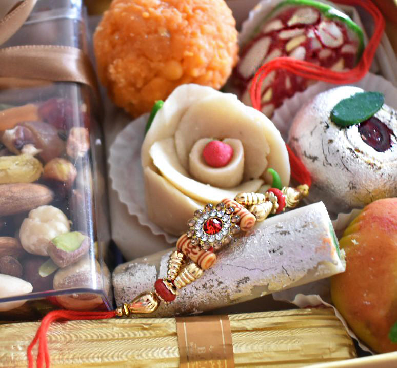 Rakhi-bracelet-Special-Sweets-Gift-Box-DodoMarket-delivery-Mauritius