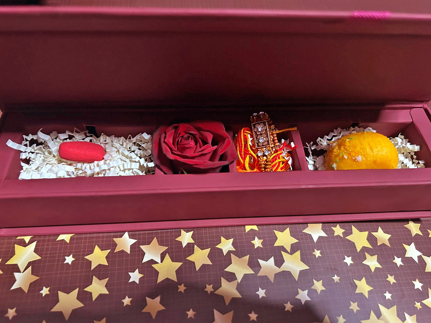 Rakhi-brother-Gift-Kit-Bracelet-Chandan-sweets-DodoMarket-delivery-Mauritius