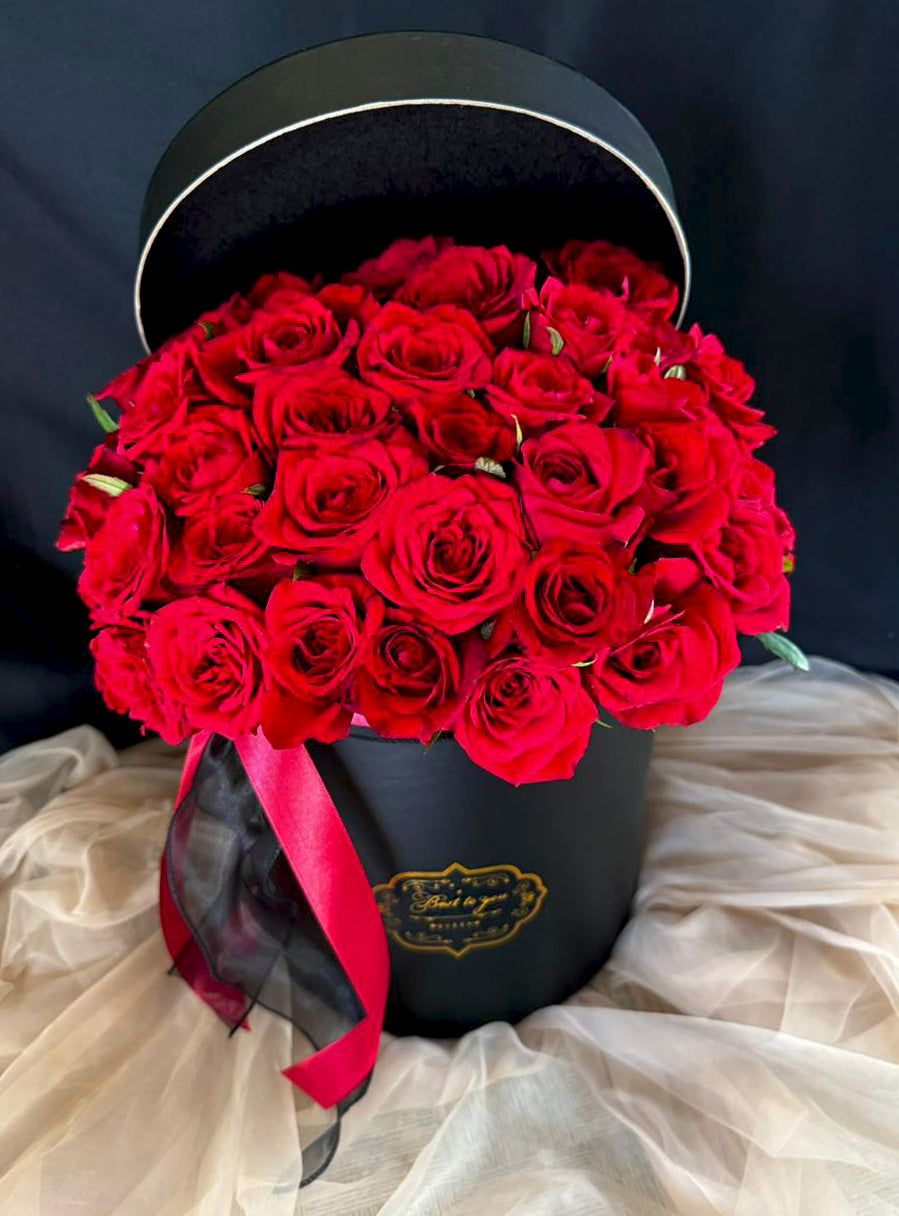 Red-35-roses-box-for-Valentine-DodoMarket-delivery-Mauritius