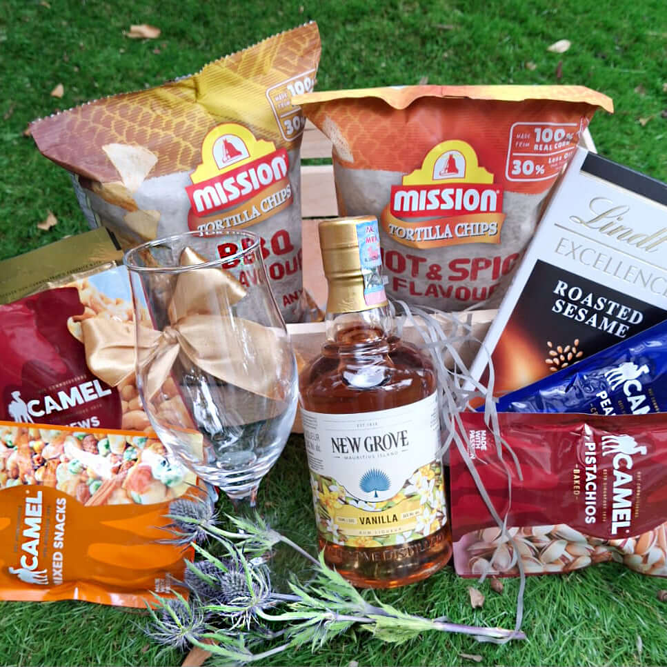 Relax-Time-Hamper-for-Man-Rum-nuts-DodoMarket-delivery-Mauritius