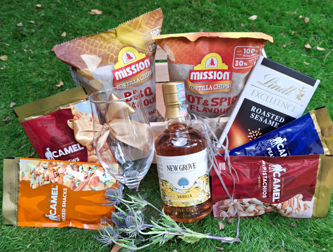 Relax-Time-Hamper-for-Man-Rum-nuts-glass-DodoMarket-delivery-Mauritius