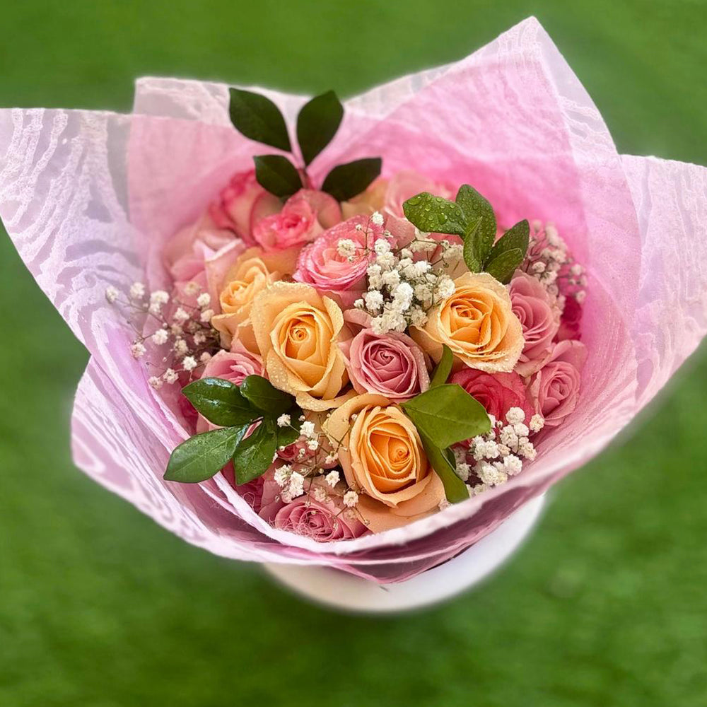 Rose-Elegance-Roses-multicolor-on-grass-DodoMarket-delivery-Mauritius