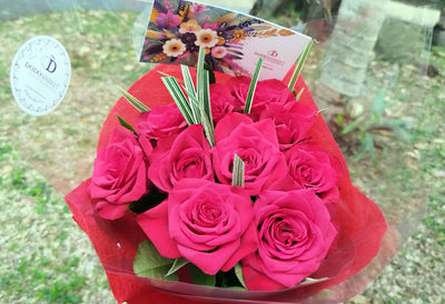 Roses-Bouquet-Passionnement-10-red-DodoMarket-Mauritius