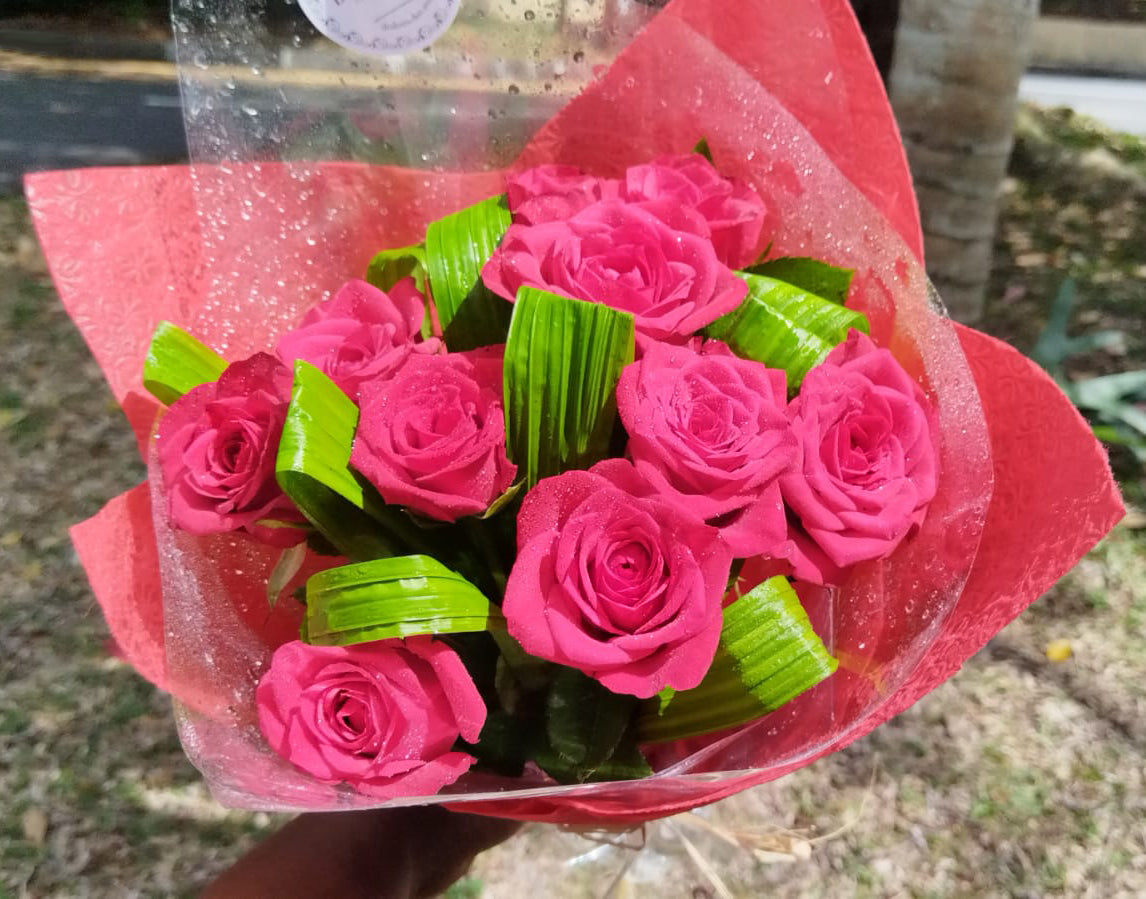 Roses-Bouquet-Passionnement-2025-10-red-DodoMarket-Mauritius