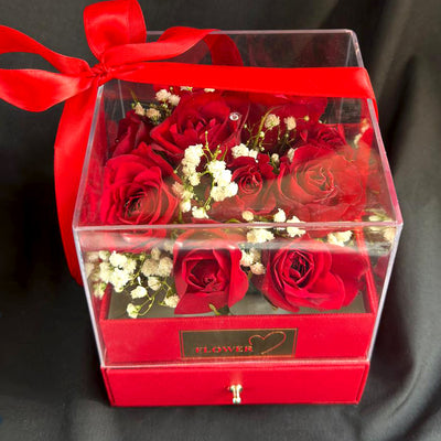 Roses-Macarons-Enchantment-Box-closed-DodoMarket-delivery-Mauritius