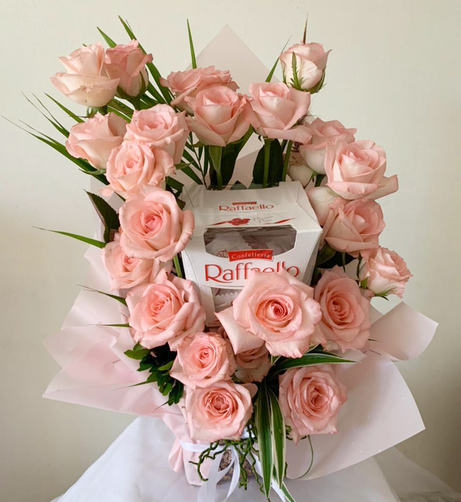 Flower-Bouquet-Classic-Love-23-
Pink-Roses-Raffaello