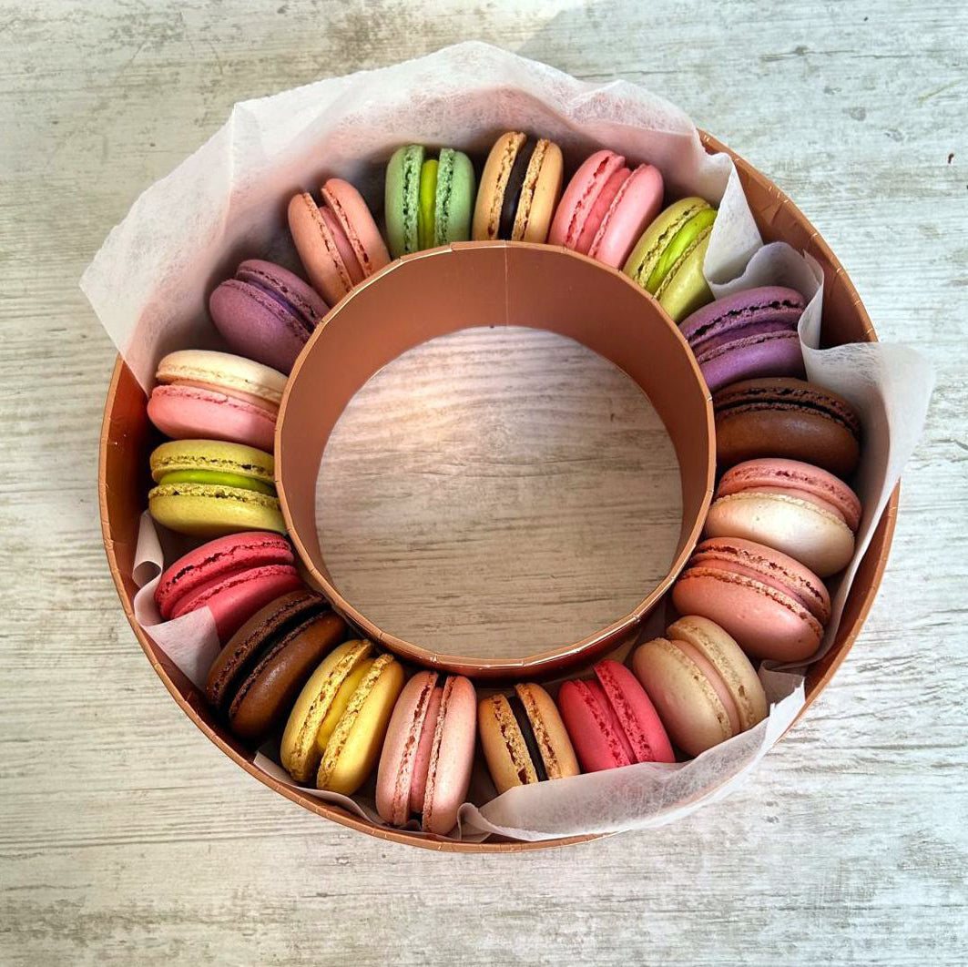 Round-Macaron-Variety-flavor-box-DodoMarket-delivery-Mauritius