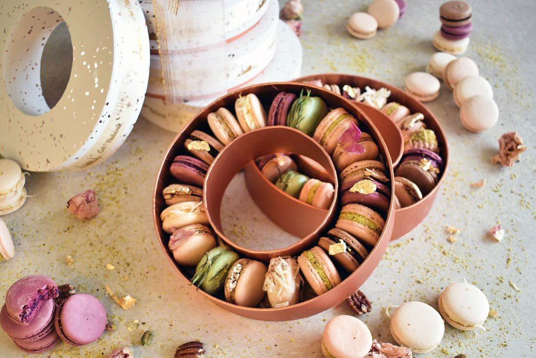 Round-Macaron-gift-boxes-Oriental-DodoMarket-delivery-Mauritius