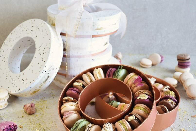 Round-Oriental-Macaron-giftboxes-pack-DodoMarket-delivery-Mauritius