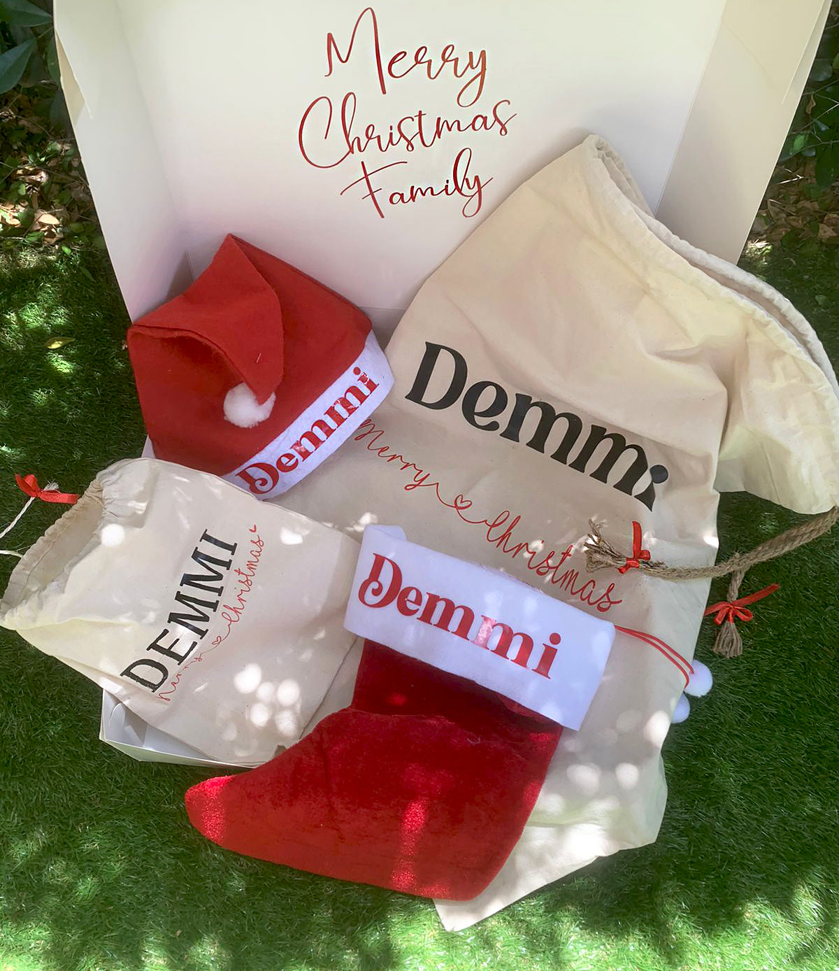 Santa-Gift-Set-Personalized-Sock-Hat-Bag-DodoMarket-delivery-Mauritius