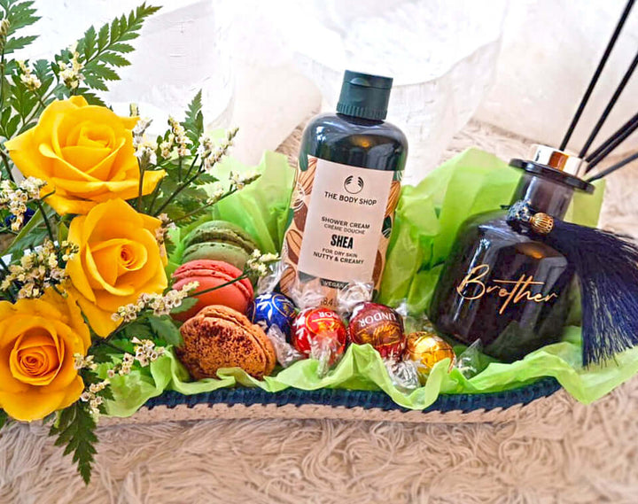 Scented-Indulgence-Hamper-for-Brother-DodoMarket-delivery-Mauritius