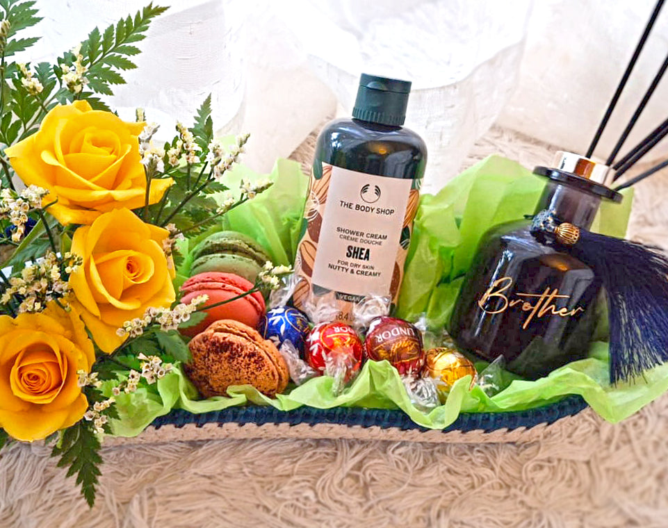 Scented-Indulgence-Hamper-for-Brother-DodoMarket-delivery-Mauritius