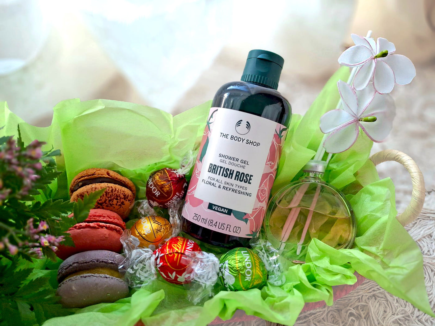 Scented-Indulgence-Hamper-for-Her-DodoMarket-delivery-Mauritius