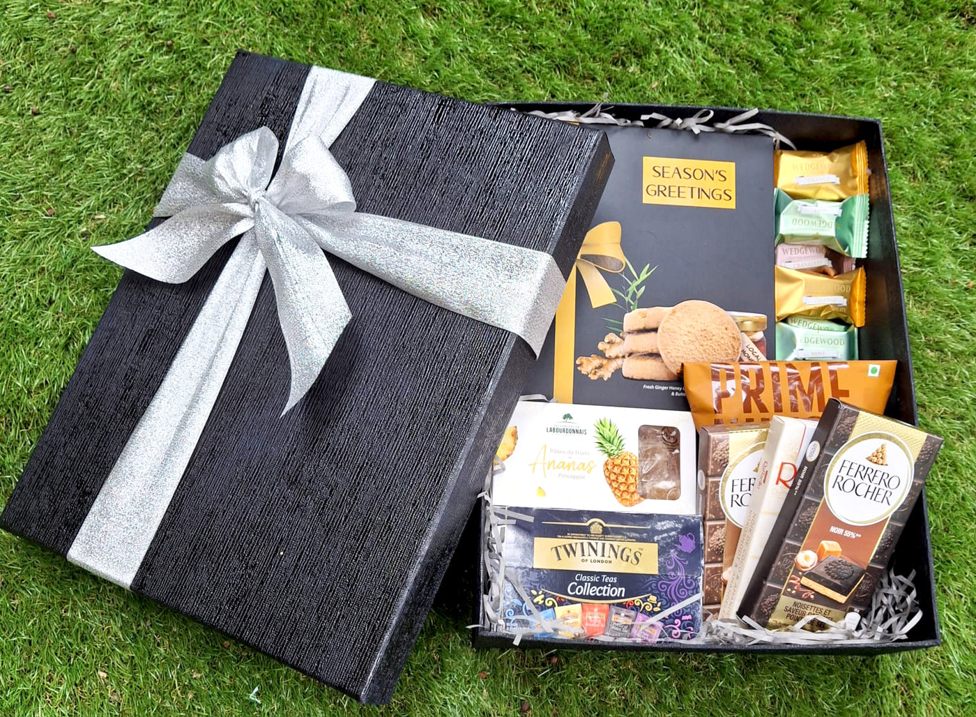 Seasons-Greetings-Business-Hamper-Deluxe-in-box-DodoMarket-delivery-Mauritius