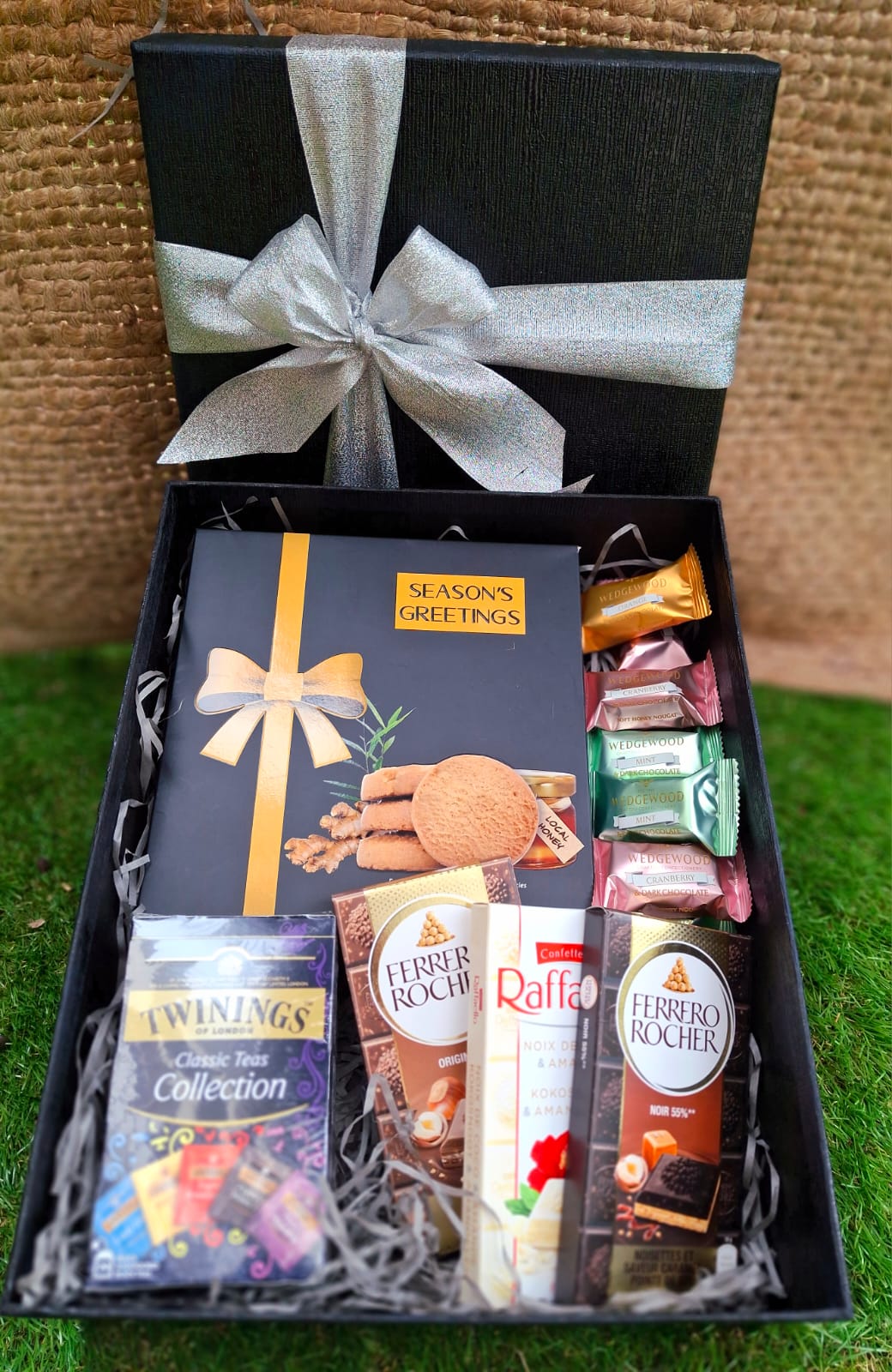 Seasons-Greetings-Business-Hamper-DodoMarket-delivery-Mauritius